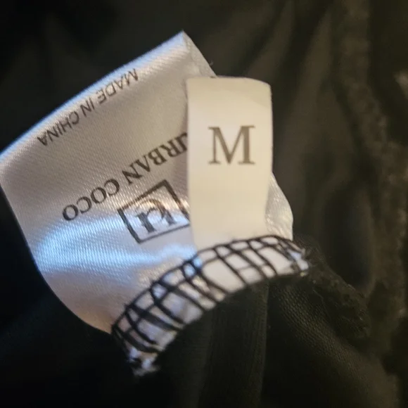 Urban Coco Black Velvet Skater Mini Skirt - Size Medium💃 - Picture 6 of 7